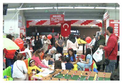 23 Nisan Şenliği zincir balon süsleme 23 Nisan Şenliği zincir balon süsleme