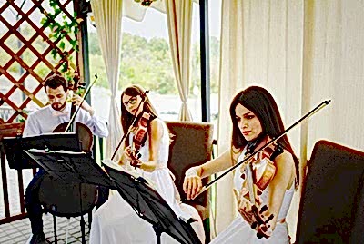 Bayi Toplantısı trio karşılama müziği