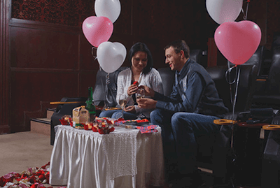 Sinemada Süpriz Evlilik teklifi